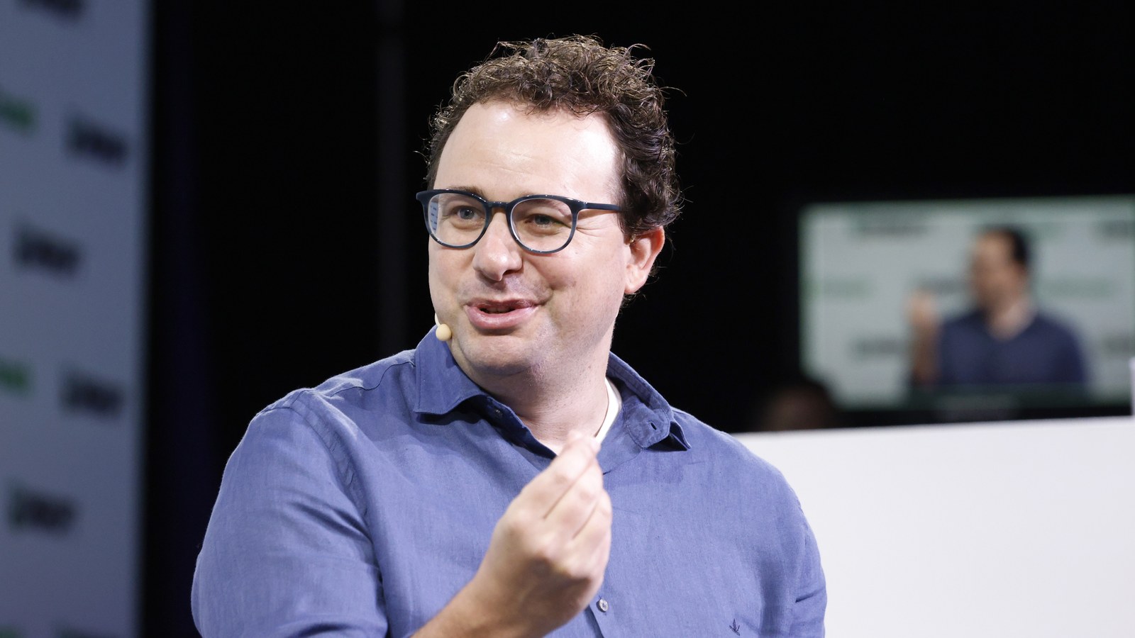 Dario Amodei, consejero delegado de Anthropic, en el escenario de TechCrunch Disrupt 2023 en San Francisco