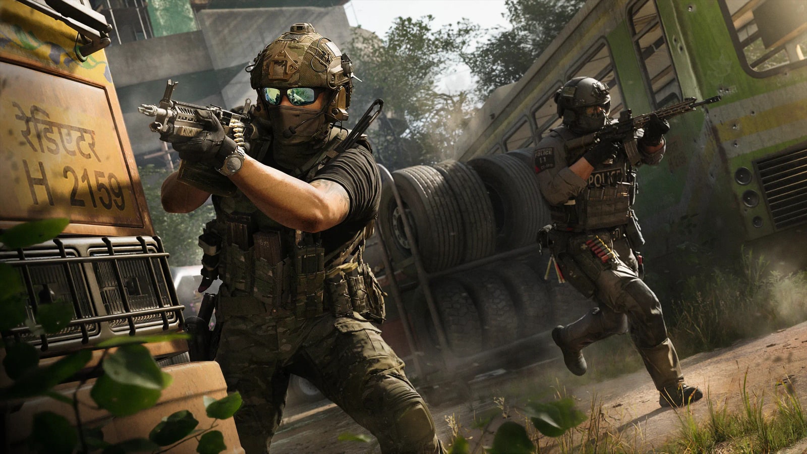 Two operators fight beside overturned vehicles in Modern Warfare 4 multiplayer