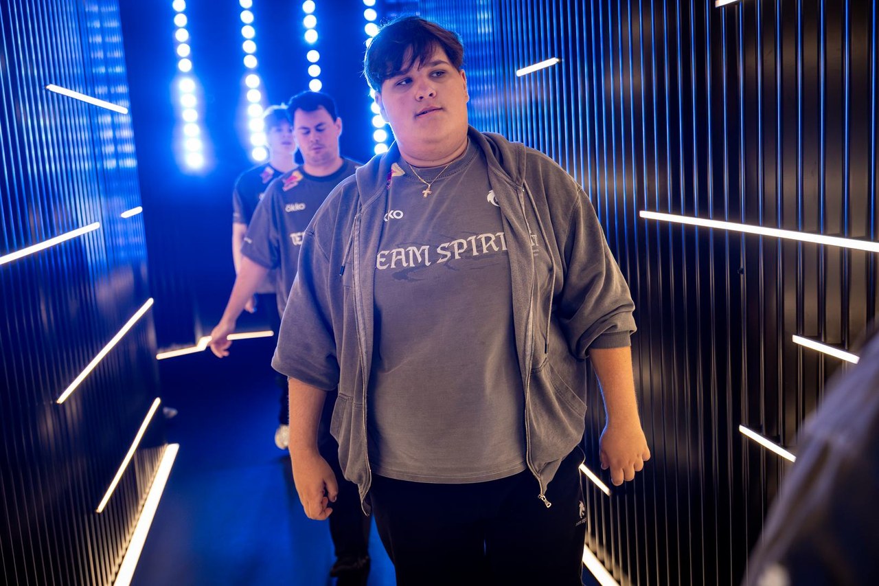 Kid Bomba, Team Spirit's EXP laner, walks down the tunnel during the 2026 MSC Grand Final
