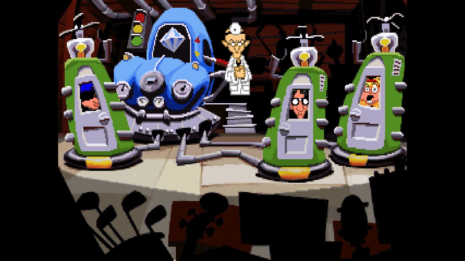 Bernard, Hoagie y Laverne asoman de las cabinas de viaje en el tiempo del doctor Fred en Day of the Tentacle Remastered