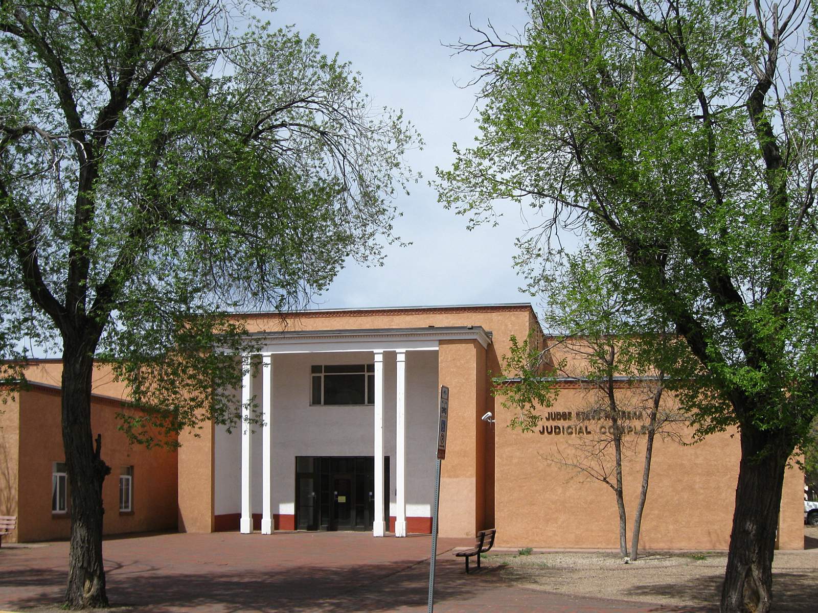 Fachada del complejo judicial Steve Herrera, en el centro de Santa Fe, Nuevo México
