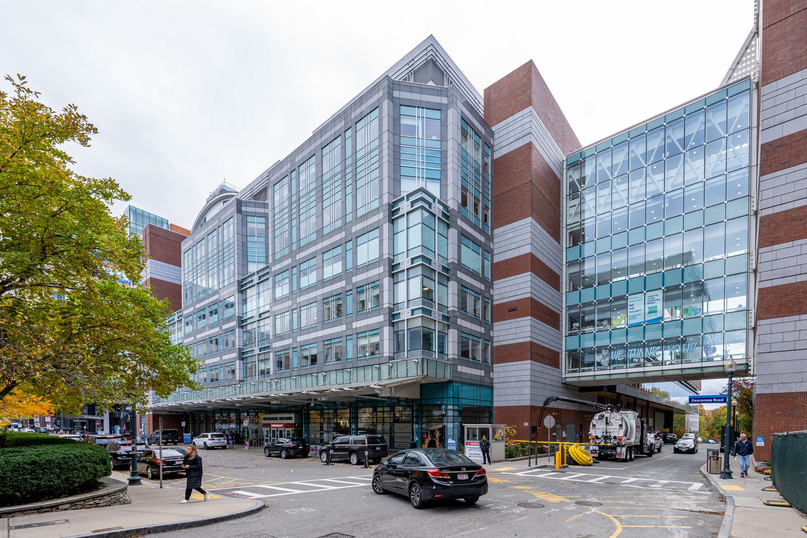 Edificio del Beth Israel Deaconess Medical Center en Boston, el hospital donde Microsoft probará MAI-DxO con pacientes