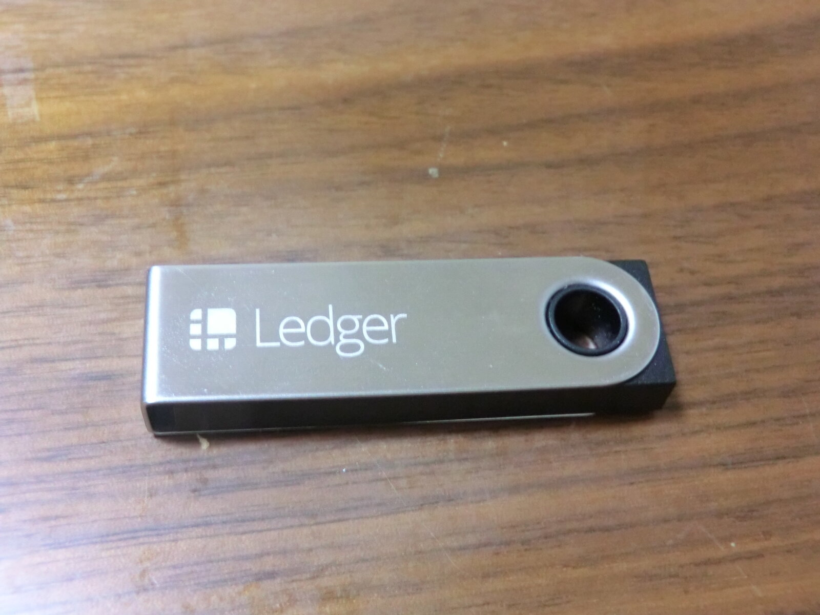 Una cartera física de criptomonedas Ledger Nano S