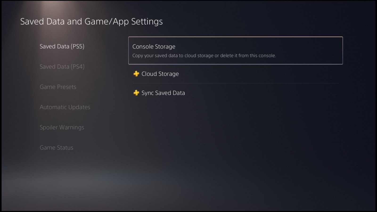 Menú de datos guardados de PS5 con las opciones de consola y nube, interfaz en inglés