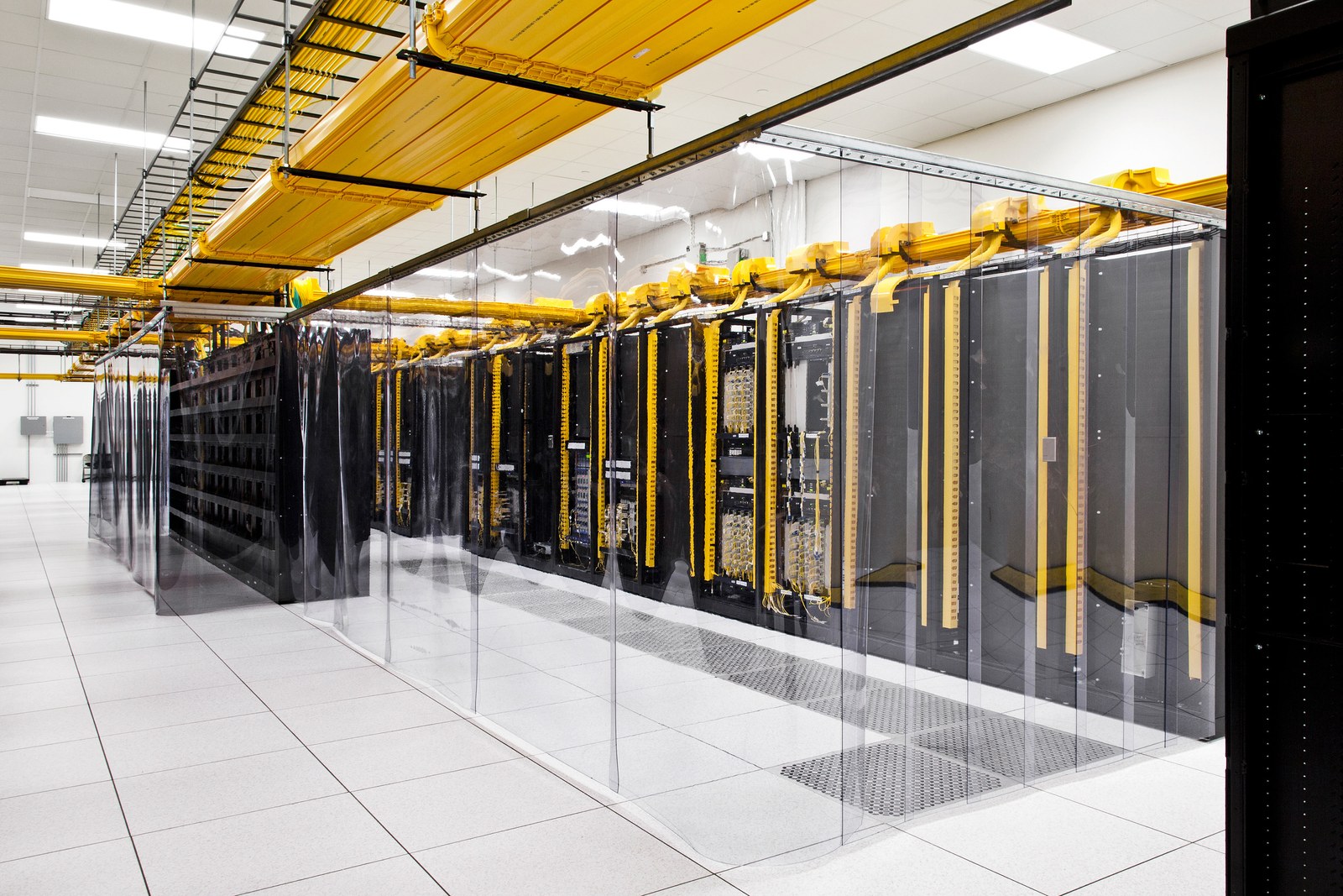 Sala de red del centro de datos de Google en Council Bluffs