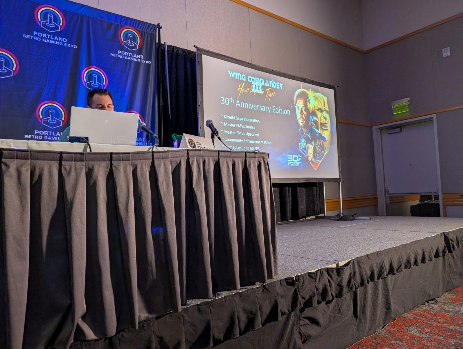 Diapositiva de Wing Commander III 30th Anniversary Edition en la presentación de EA