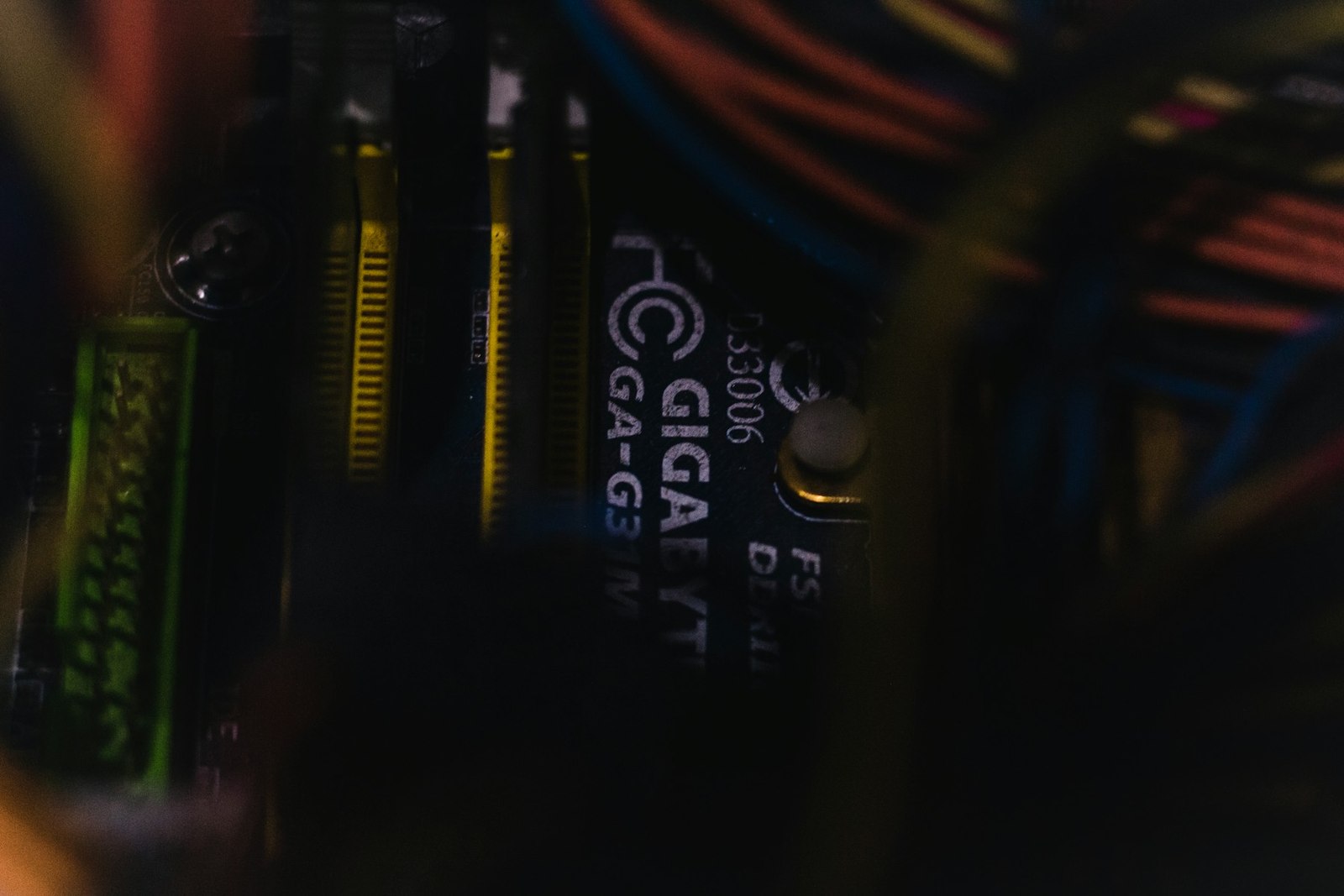 Memoria instalada junto al procesador de un PC
