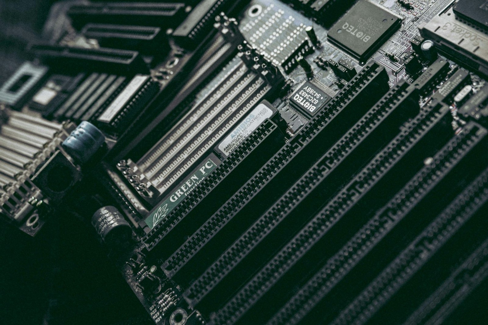 Ranuras de memoria RAM en una placa base